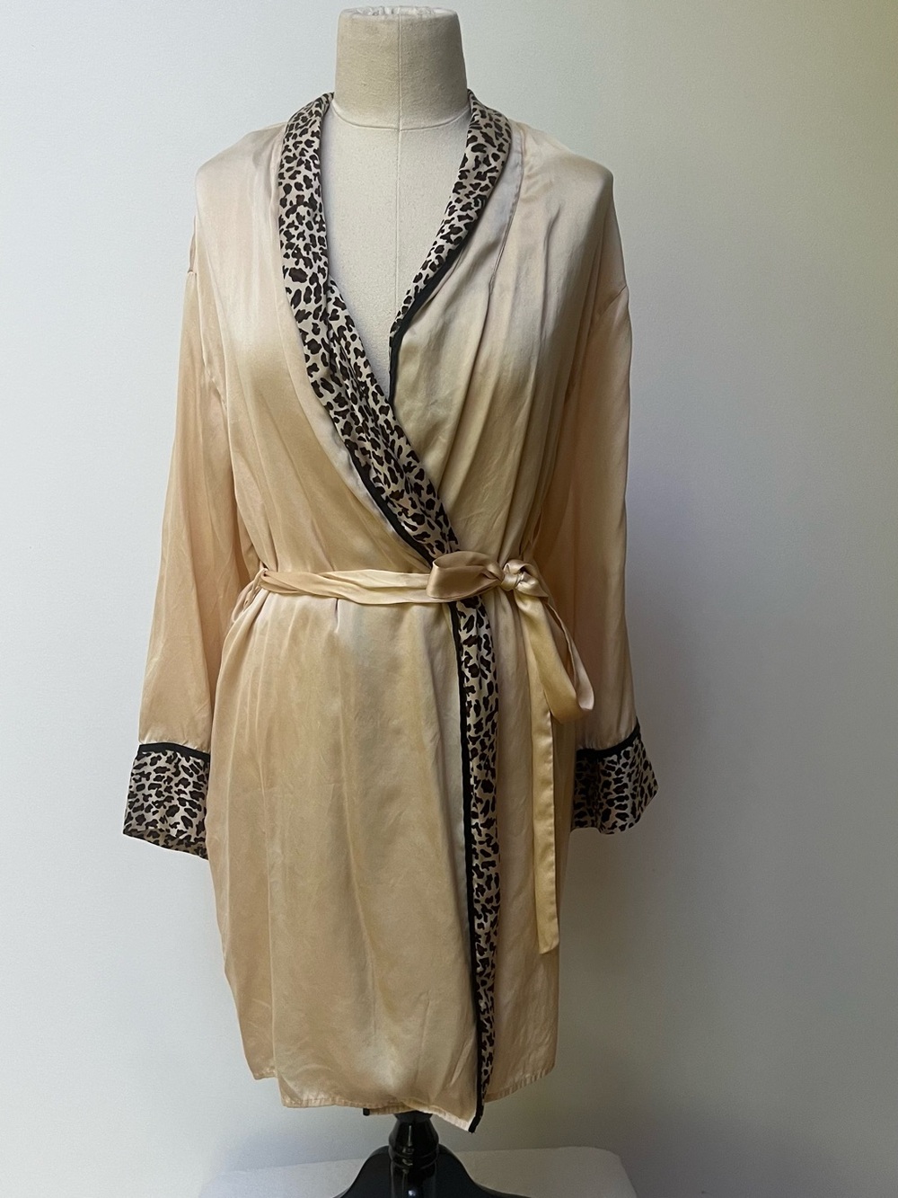 VTG Womens Leopard Trim Cream Robe 100 % Silk Medium Y2k Luxury Soft